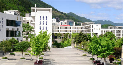 年重庆酉阳职教中心招生简章