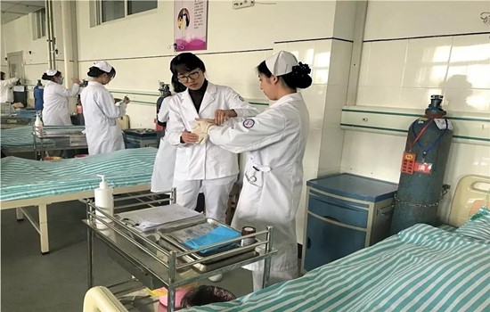 重庆光华女子职业中等专业学校护理要读几年?