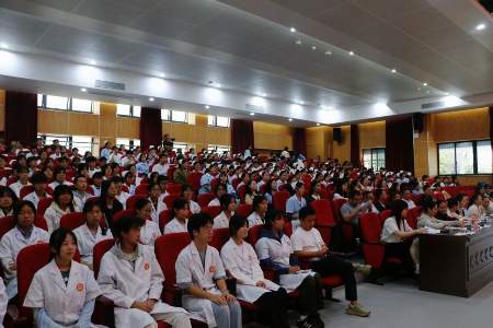 “山河为证，吾辈当强”渝西卫校爱国诗歌朗诵决赛圆满收官