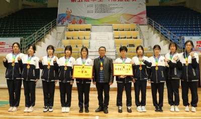 巴南职教中心女子气排球队蝉联市中职赛事冠军