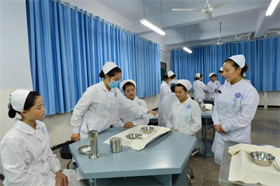 重庆渝西卫生学校需要实习吗?