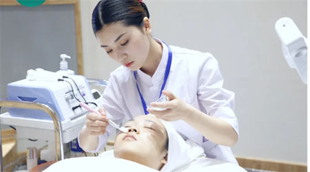 2025年重庆市女子职业高级中学护理专业毕业生能从事哪些具体工作