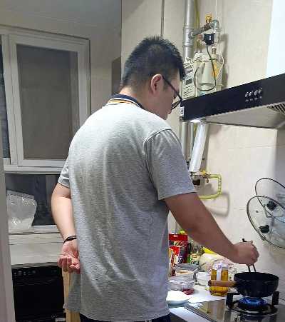 重庆市蜀都职业技术学校“双节践孝悌 劳动暖家巢”：爱家实践绘就成长温情画卷