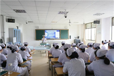 重庆永川卫校是不是全日制的学校