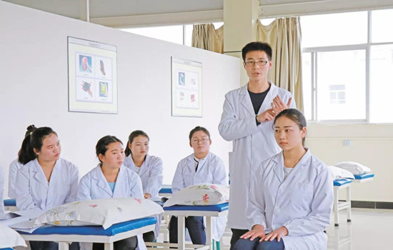 重庆市公共卫生学校有升学班吗?