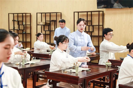 重庆市渝东卫生学校2025年春季招生专业介绍