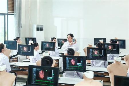 2025年重庆市医药科技学校官网首页