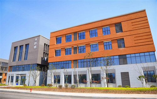 重庆工业学校校园环境怎么样？
