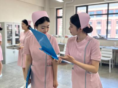 2025年重庆渝西卫校有哪些特色专业？