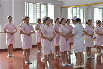 初三毕业可以报考重庆市南丁卫生职业学校吗