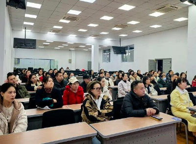 重庆市渝中职业教育中心综合高中高一年级家长会圆满落幕