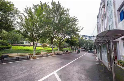 重庆光华女子职业中等专业学校是全日制的吗