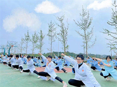 重庆渝西卫生学校2024年招生中医康复技术专业——探索中医之魅，启航康复之路