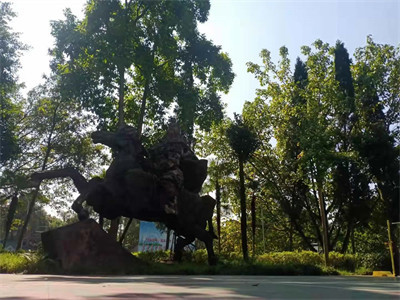 重庆舞蹈学校是中专学校吗？