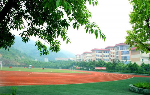 重庆市女子职业高级中学校园环境怎么样?