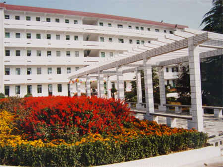 云阳县特殊教育学校2025年优势专业解析：服装制作与生产管理