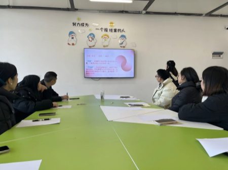 心灵护航，赋能前行——重庆蜀都职校班主任工作室成功开展释压团体心理辅导活动