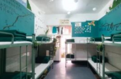 重庆彭水职教中心2026年宿舍环境图鉴：温馨港湾的细致描绘