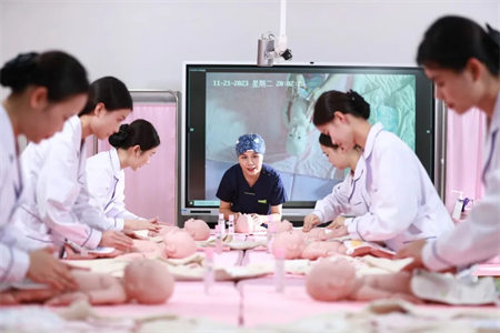 2025重庆排名前八的护理专业学校指南:为初三家长精选