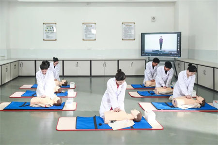 重庆渝东卫校2025年报名条件、招生要求及招生对象