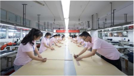 重庆市龙门浩职业中学校2027年服装设计与工艺专业:镂月裁云,共剪美好未来