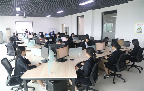重庆市机械高级技工学校校园环境怎么样?好不好