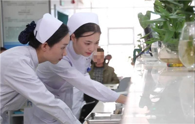 初中没有毕业可以读重庆市南丁卫生职业学校