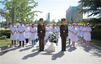 重庆卫生技工学校往届生可以报考吗